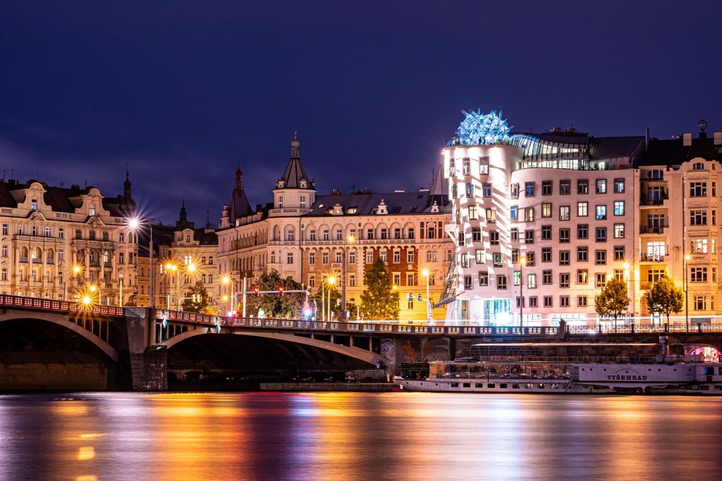 The 'conversational' Dancing House